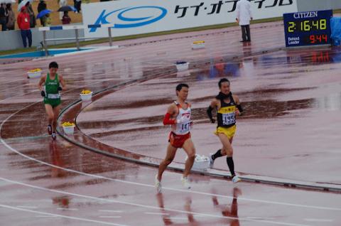 競技場でのラストスパート！
となりの選手をあっというまに置き去りにしました。
今でも目に焼きついています。凄かった！！！！