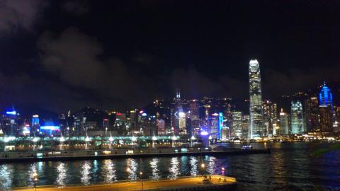 香港の夜景
会社の偉いさんと一緒だったので食事の写真は撮れずベランダからパチリ