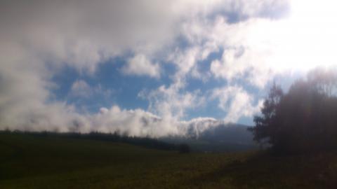 3km地点
まだ根子岳は雲に覆われていた