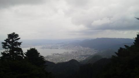 琵琶湖、大津方面（西側）。３月にyuzoさん応援に行ったことを思い出します。