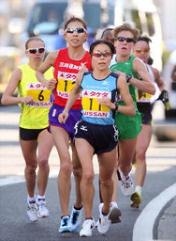 横浜国際女子マラソン、嶋原選手の激走。
