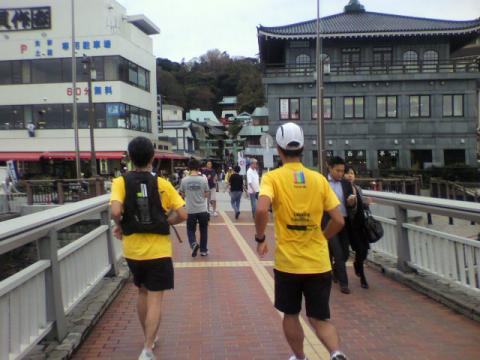 おしゃべりしながら、江ノ島到着～♪