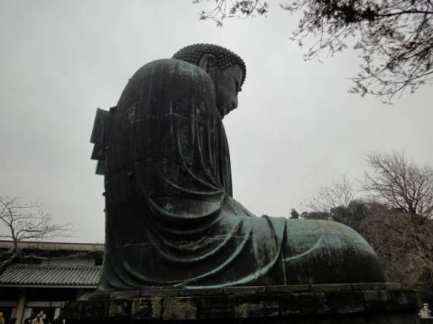 奈良の大仏。かなり首が凝っていると思われる。