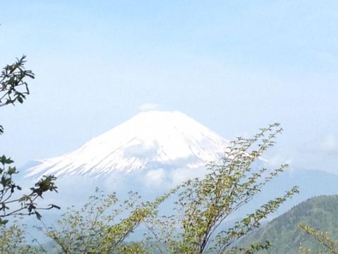 ご機嫌な富士山。これを見ながら、おにぎりや、お湯を沸かしてスープやコーヒーを飲む。至福の時を過ごす。
