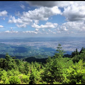 愛宕山頂から見る京都市内はまさに絶景。