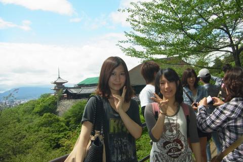昨日は娘たちと清水寺に行ってきました。