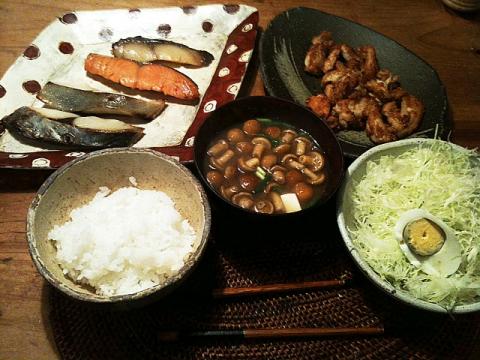 夜は西京漬けセットでご飯。日本人でよかった。