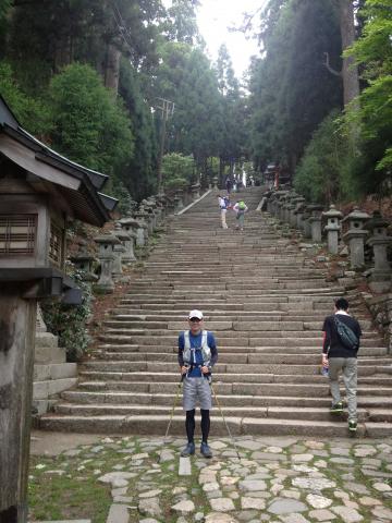 愛宕神社への階段。