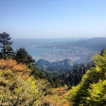 比叡山ケーブル駅より琵琶湖を望む。