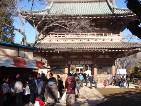 酒々井の宗吾霊廟。佐倉惣五郎を祭っている御堂。ここも人が多い。