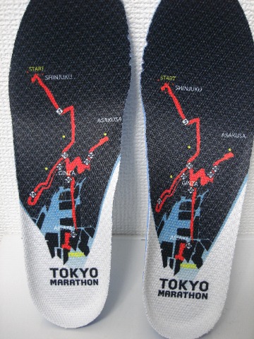 GT2000TOKYOのインソール。　東京マラソンのコースが描いてある。　一度でいいから、出てみてえよぉ（今回もハズレ）