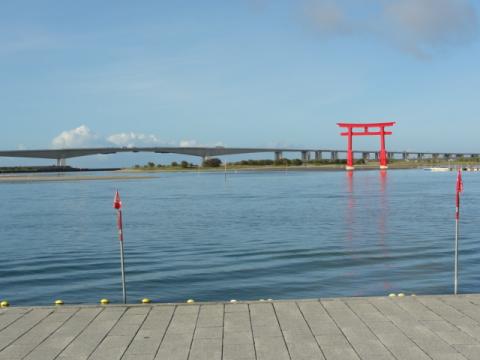 浜名湖大橋を弁天島から望む
今日はいい天気！！