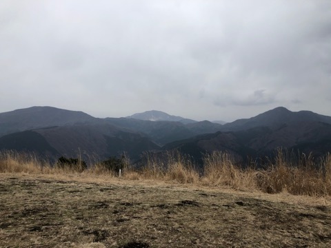 矢倉岳より先週たどった箱根の山