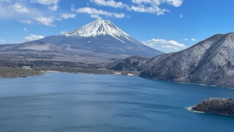 精進湖と富士