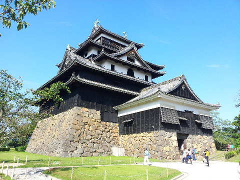 平成27年に国宝に再指定された松江城。豊臣政権下の三中老の一人だった堀尾吉晴が、関ヶ原合戦後に、月山富田城から城地を移して築城。