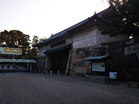 名古屋城　耐震性が低いこと対応するため、残念ながら天守閣は閉館中で入れず。