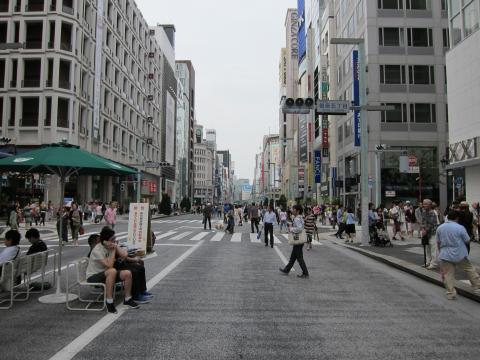 銀座のホコ天。日曜日の銀座は久しぶり。