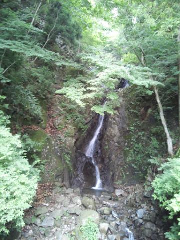 滝からの空気はこの時期気持ち良過ぎてなかなか離れられない!