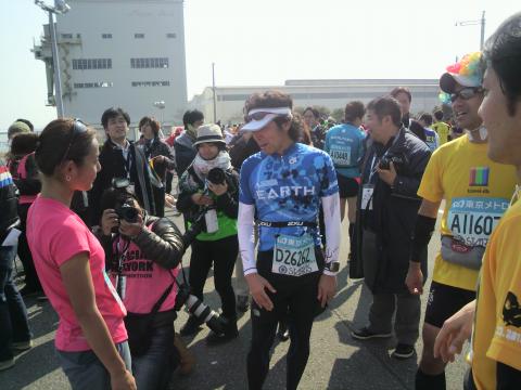 大櫛エリカさんと健闘をたたえあうRORYさんたち。抜かれて意気消沈と仰っておりました。