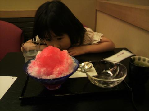 そこそこボリュームもあり、４歳の娘とは１つでじゅうぶんでした。