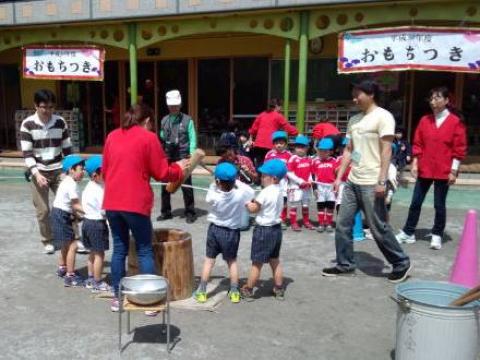 意外とマンモス幼稚園で、少子化が叫ばれる中「年少～年長」で300人以上の園児がいます。
