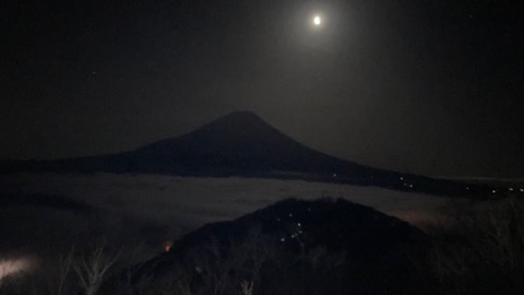 深夜3時　本栖湖外輪山からの富士