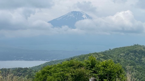 午前中は何とか富士の姿も