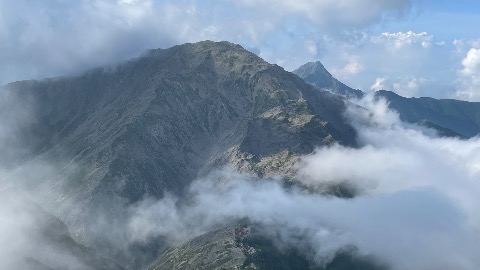 西農鳥岳より間ノ岳、北岳。矢xとガスが晴れる。