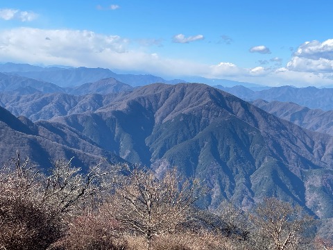 蛭ヶ岳から先週登った大室山