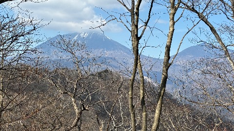 男体山