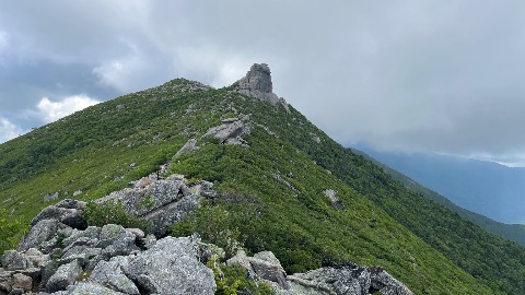 金峰山のシンボル5丈岩