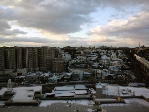 平野部も薄っすらと雪化粧