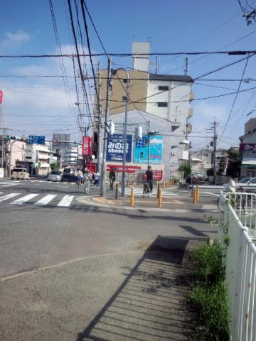 石橋阪大下交差点　右手に進むと国道171号