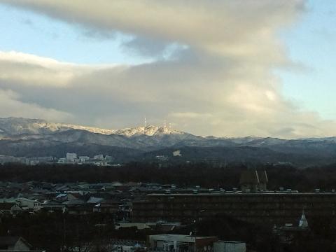 冠雪した北摂の山々